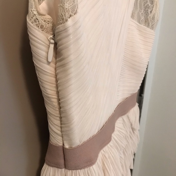 BCBG Lace and Tulle Tiered Dress Bridal Wedding Shower Dress Off White Size 4 - Picture 4 of 16